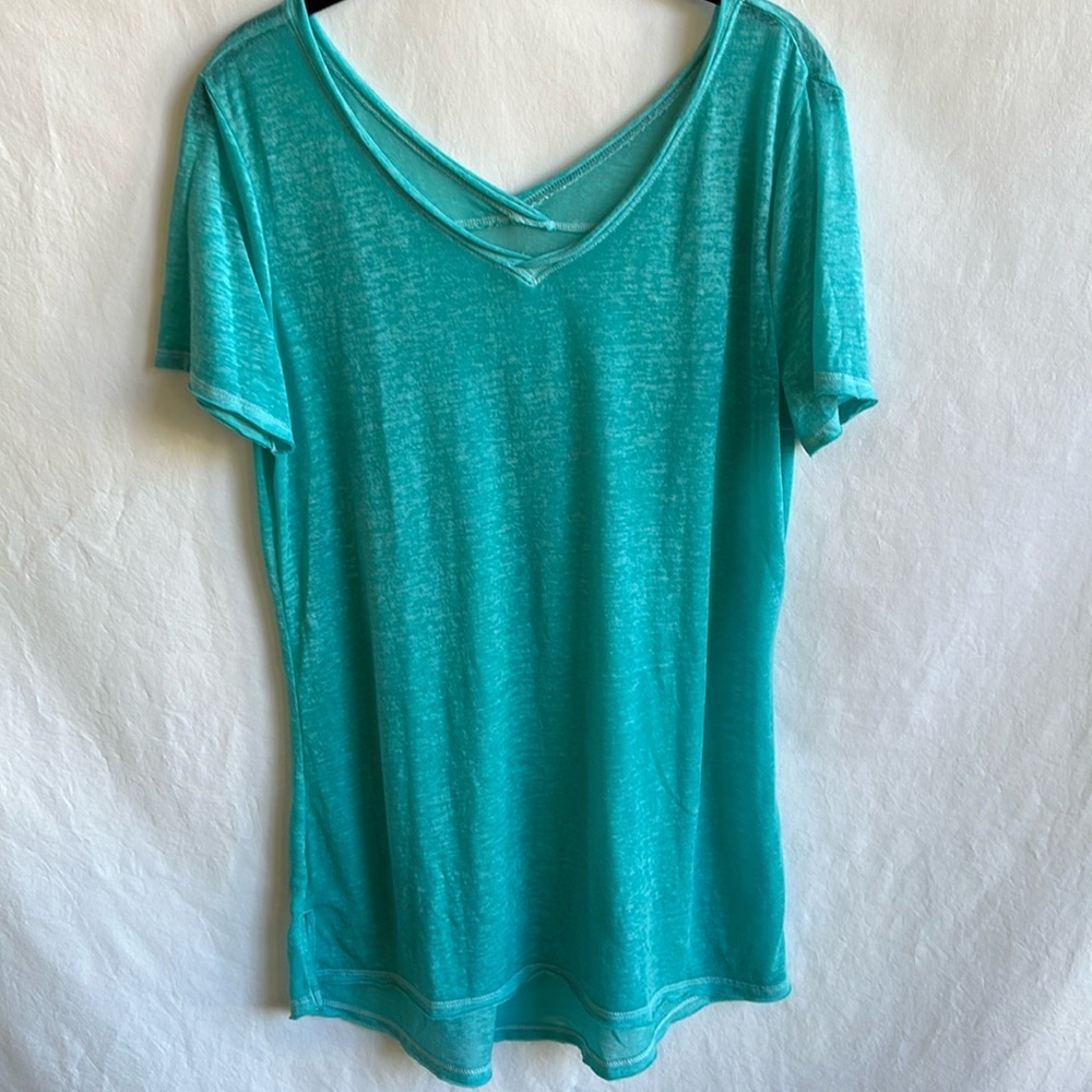 Time and Tru aqua semi-sheer lightweight V-neck tee, size M
